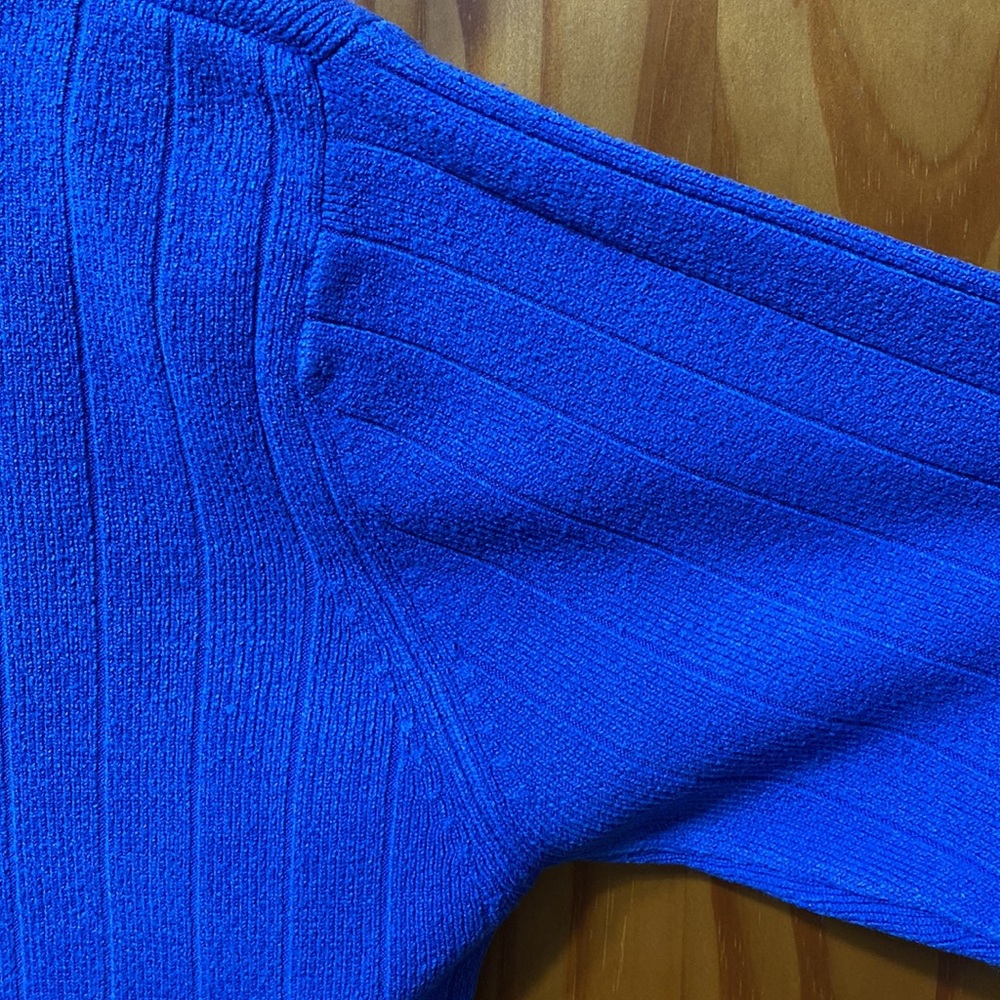 Sweater - Picture 12 of 12